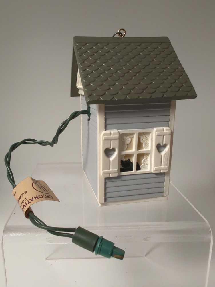 Our First Christmas Together 1989 - Keepsake Magic Collection (1st Christmas Together) ornament collectible - Main Image 3