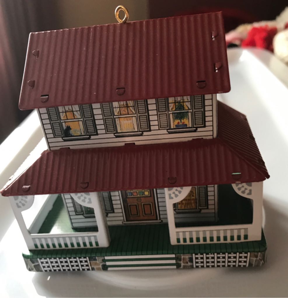 Town & Country - 1999 - #1 - Farm House - Town And Country (Collector’s Series) ornament collectible - Main Image 2