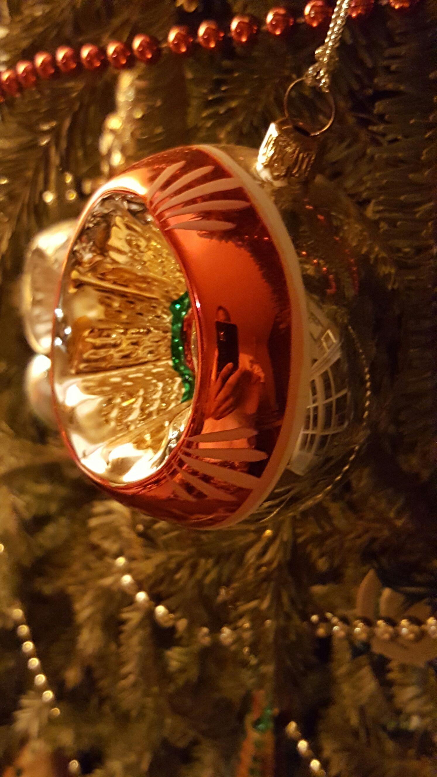 Red And Green Indented  ornament collectible - Main Image 2