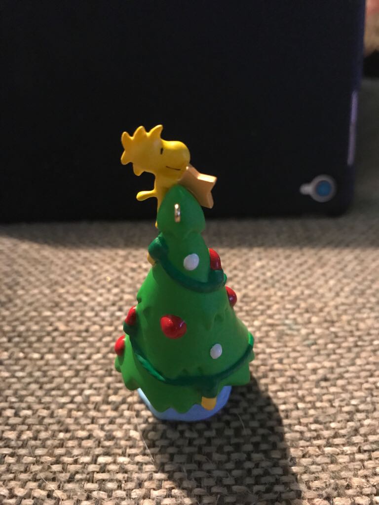 Woodstock - Peanuts-Decking The Tree (Keepsake Ornament) ornament collectible - Main Image 2