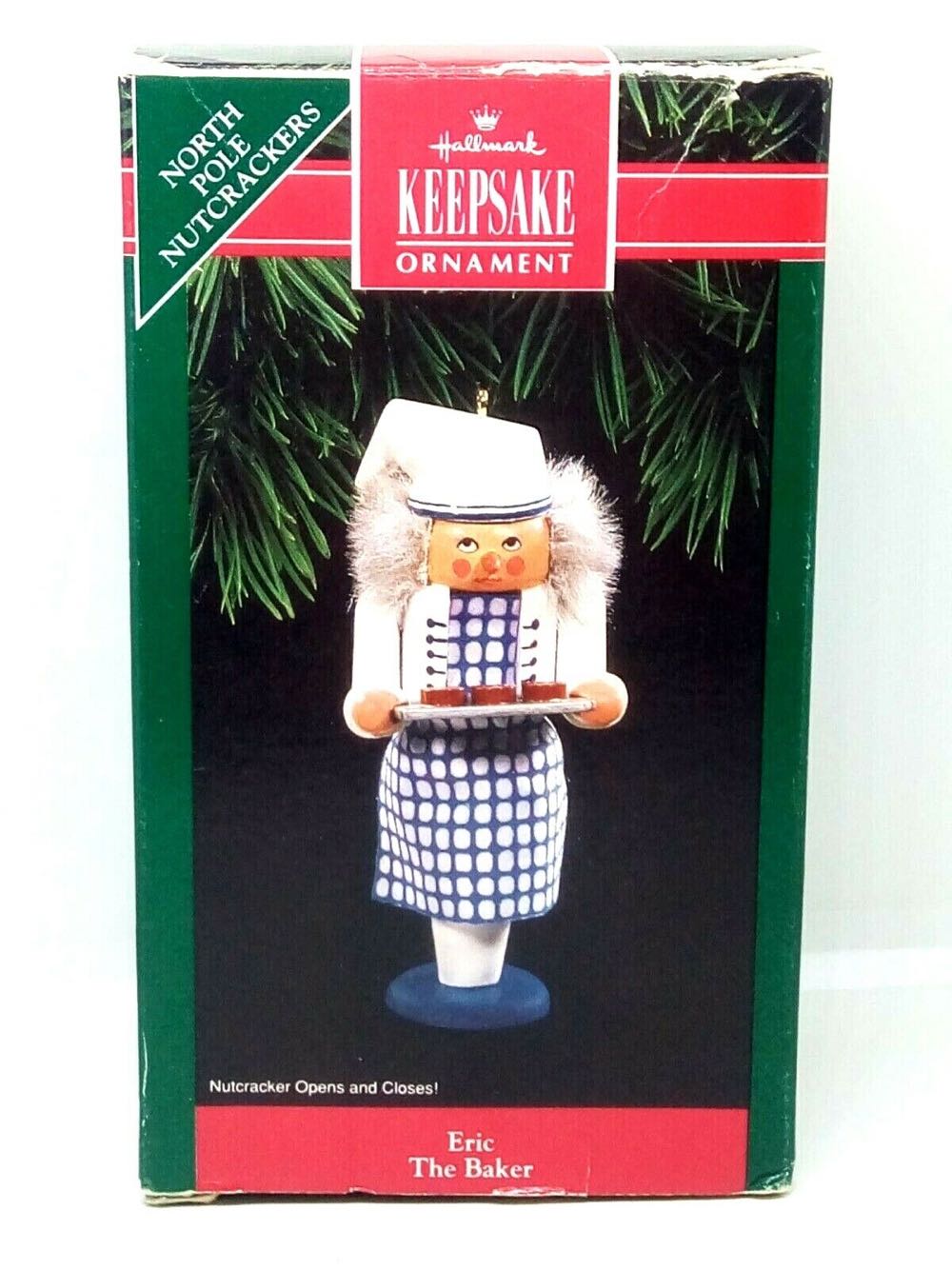 Eric The Baker - North Pole Nutcrackers (Collector’s Series) ornament collectible - Main Image 4