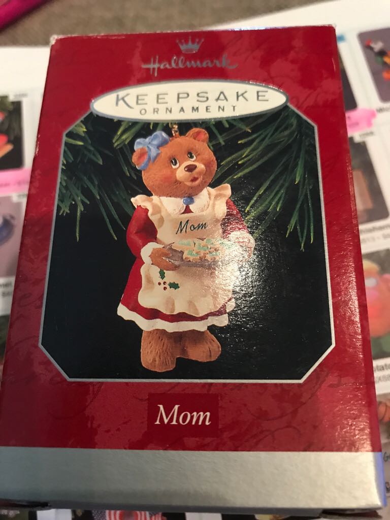 Mom   (Keepsake Ornament) ornament collectible - Main Image 2