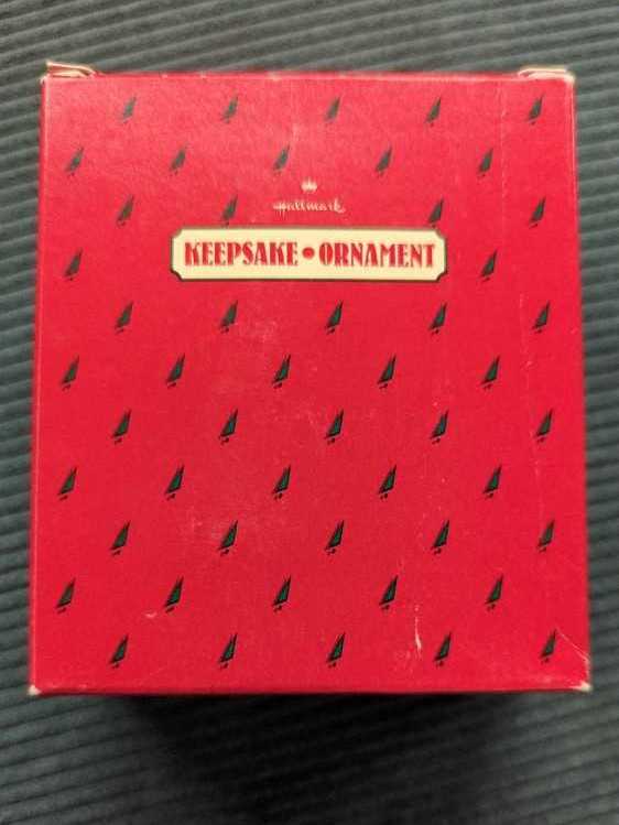 Old-Fashioned Santa - Hallmark Keepsake Ornament (Santa Claus) ornament collectible - Main Image 2