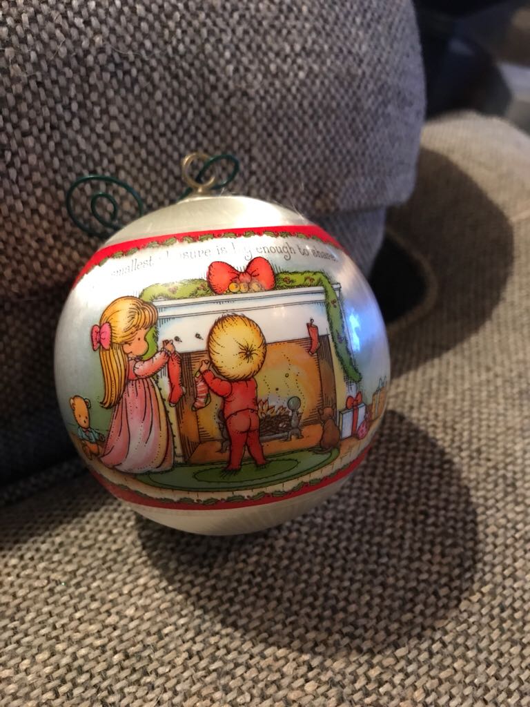 Joan Walsh Anglund  (Hallmark Keepsake) ornament collectible - Main Image 2