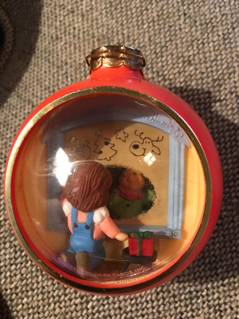 Holiday Friendship - Hallmark Keepsake (Peek Through Ball) ornament collectible - Main Image 2