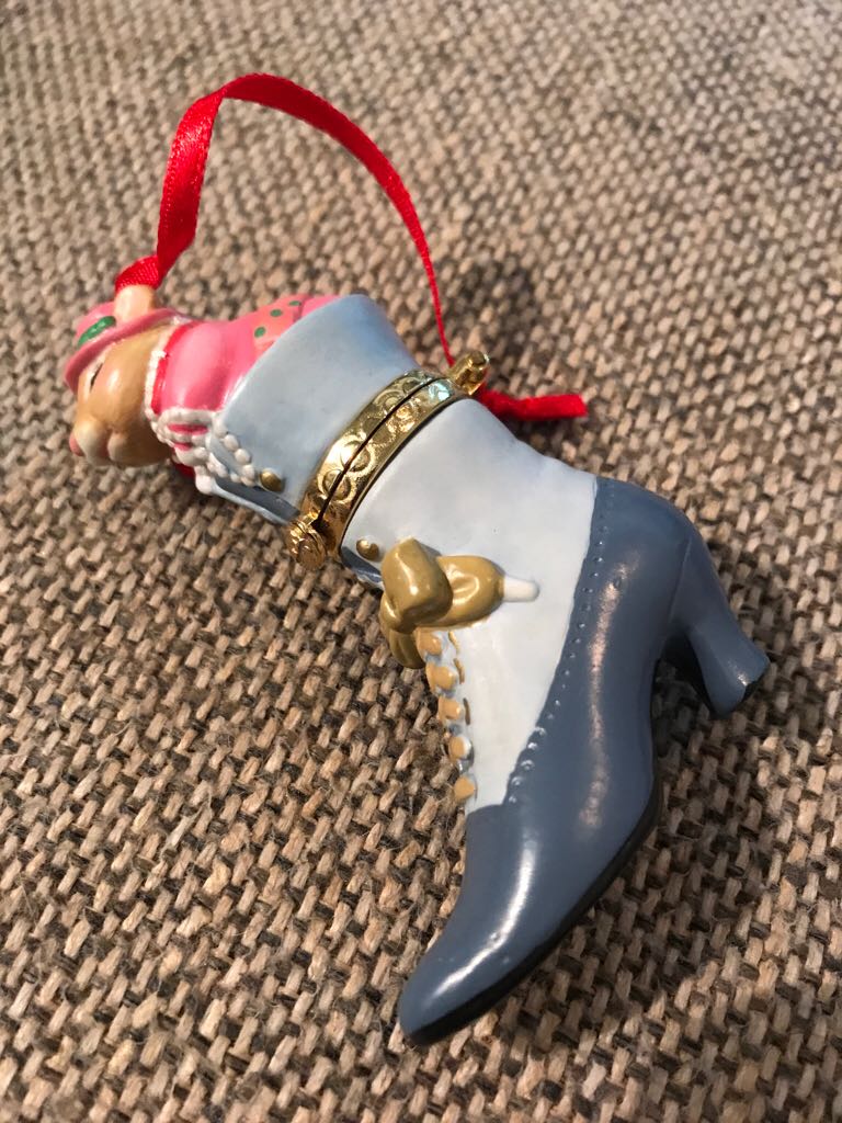 Fashion Afoot  - Fashion Afoot Series (Collector’s Series) ornament collectible - Main Image 2