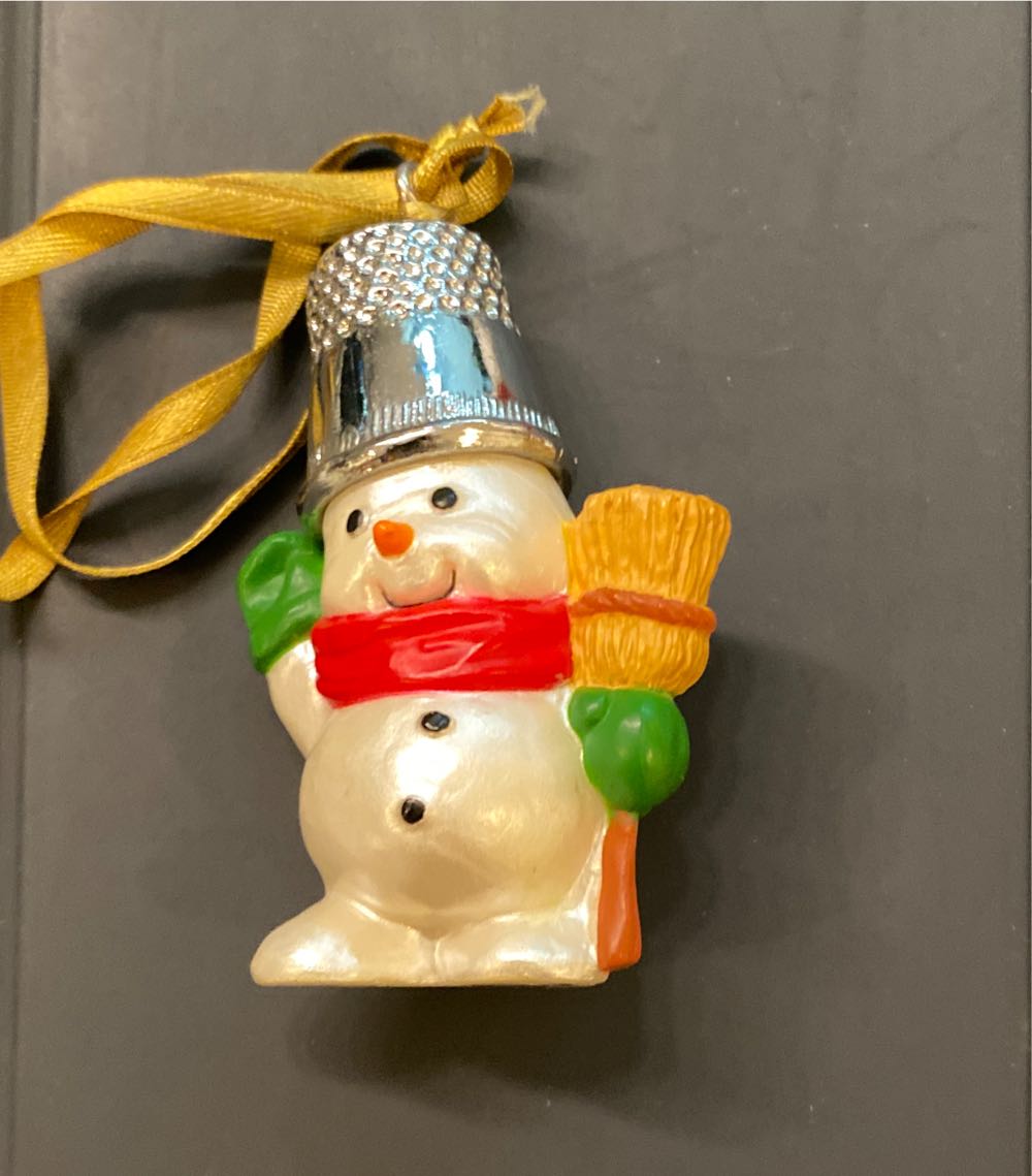 Thimble #11F Snowman - Thimble (Collectible Series) ornament collectible - Main Image 4
