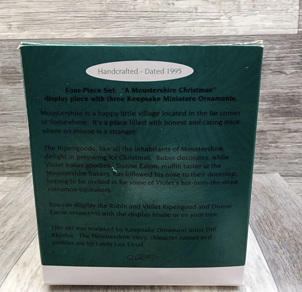 A Moustershire Christmas - Special Edition (Keepsake Miniature) ornament collectible - Main Image 2