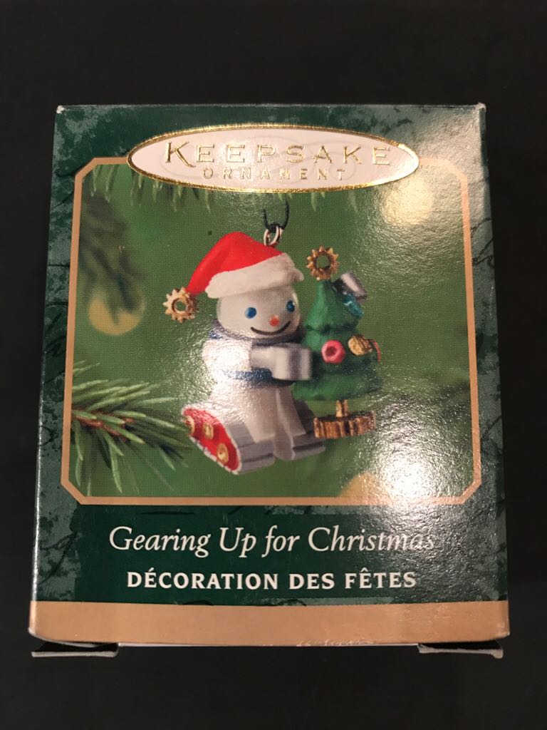 Gearing Up For Christmas (Keepsake Miniature) ornament collectible - Main Image 1