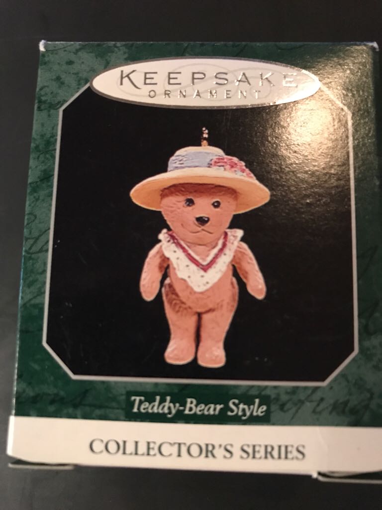 Santa’s Sleigh with Sack and Miniature Ornament