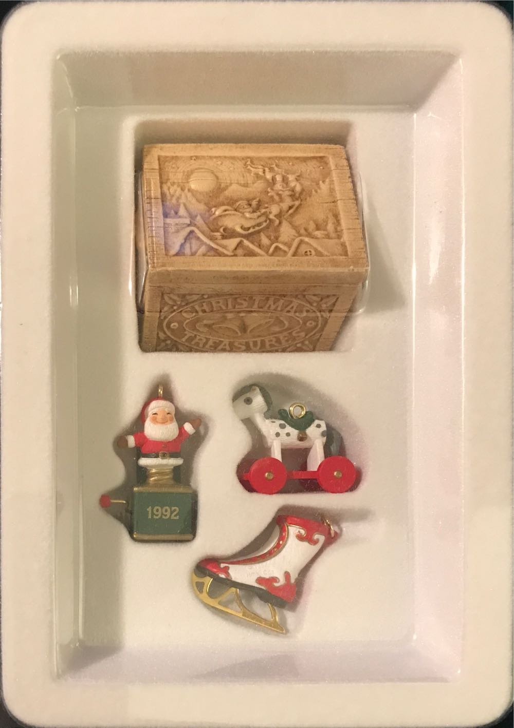 Christmas Treasurers - KOC CLUB EXCLUSIVE (Keepsake Miniature) ornament collectible - Main Image 2