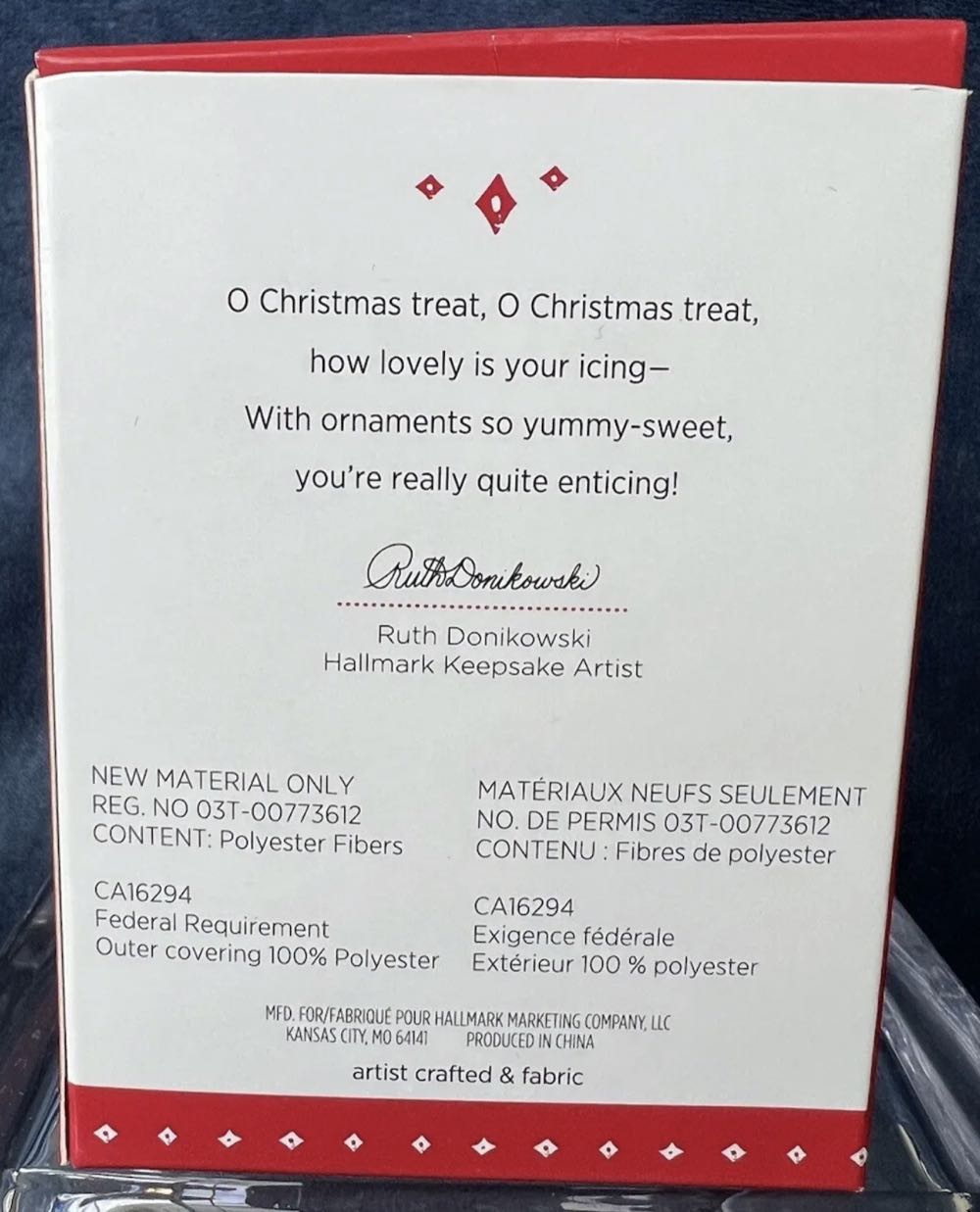 Christmas Cupcakes #6: Tasty Tannenbaum - Christmas Cupcakes (#6 Christmas Cupcakes Series) ornament collectible - Main Image 2