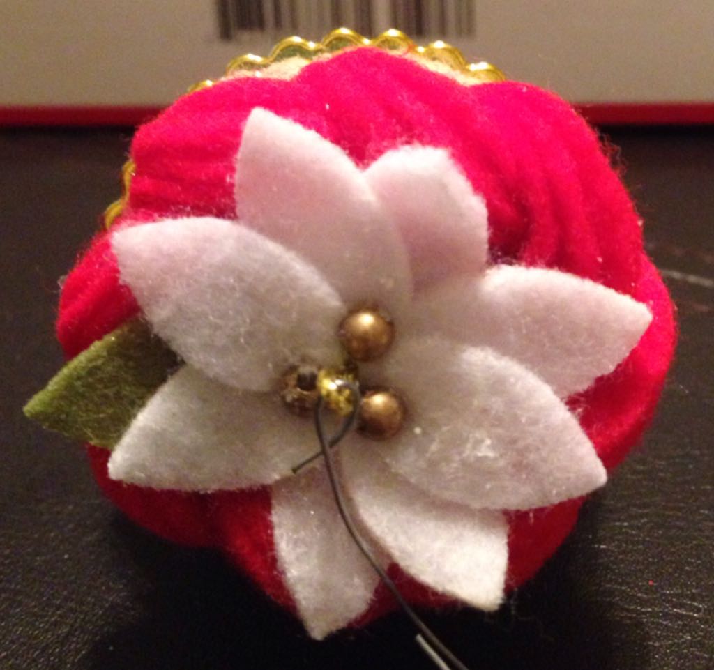 Christmas Cupcakes Sweet Surprize Gold  ornament collectible - Main Image 2