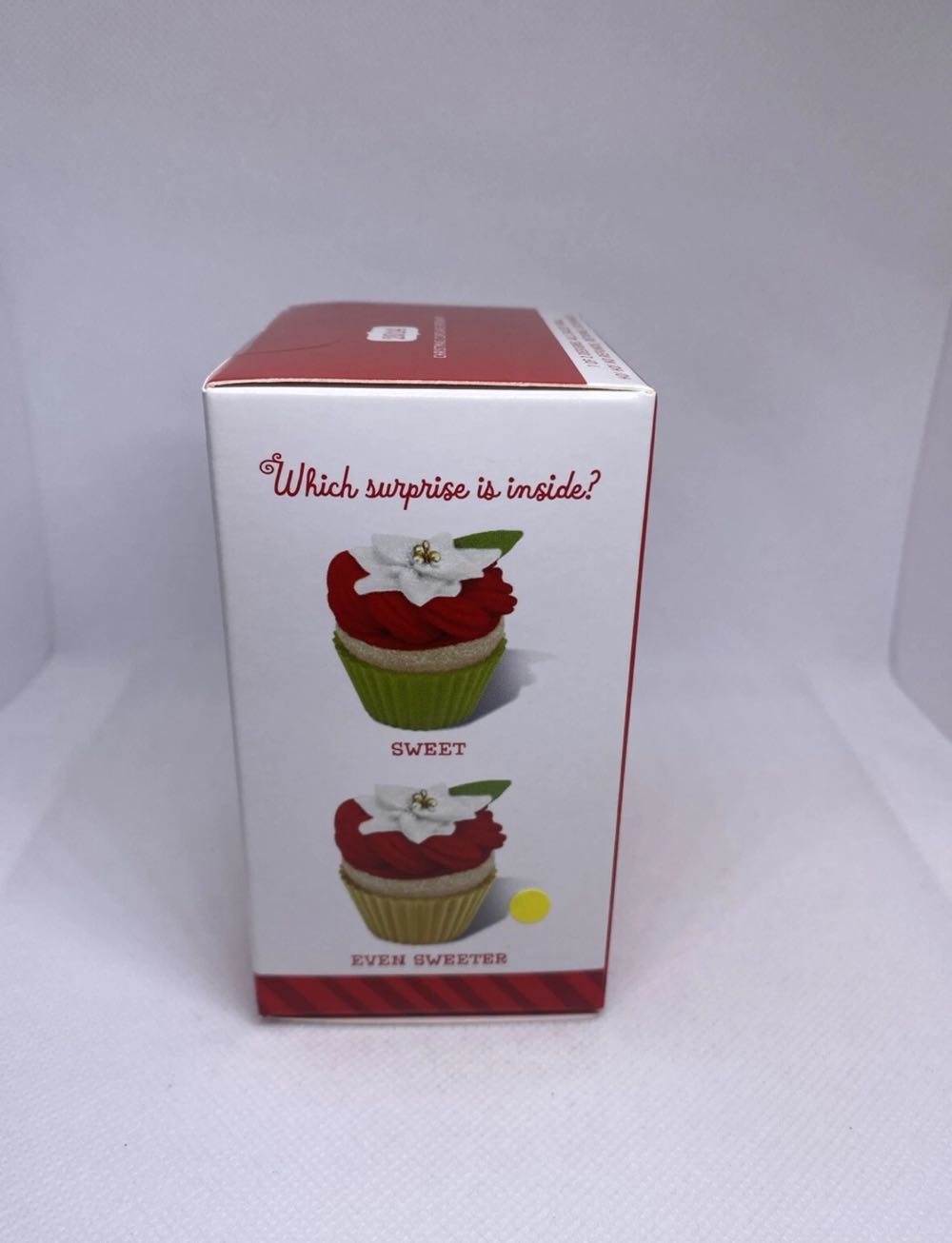 Christmas Cupcakes Sweet Surprize Gold  ornament collectible - Main Image 3