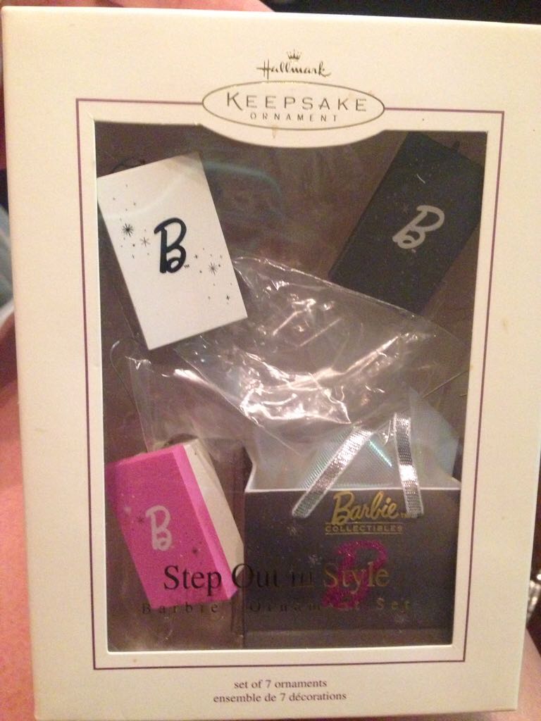 Victorian Barbie 2001