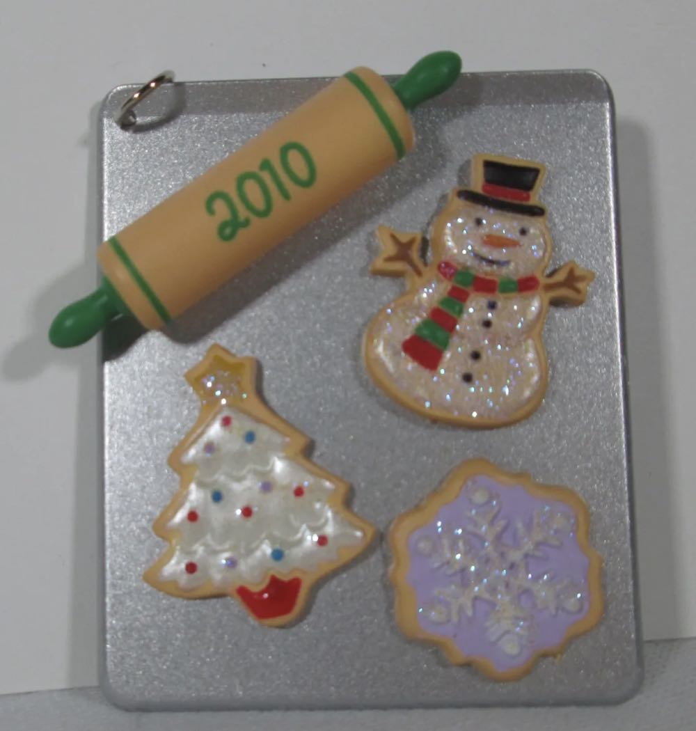 Season’s Treatings SE (2010) - Repaint (VIP Gift Repaint) ornament collectible - Main Image 2