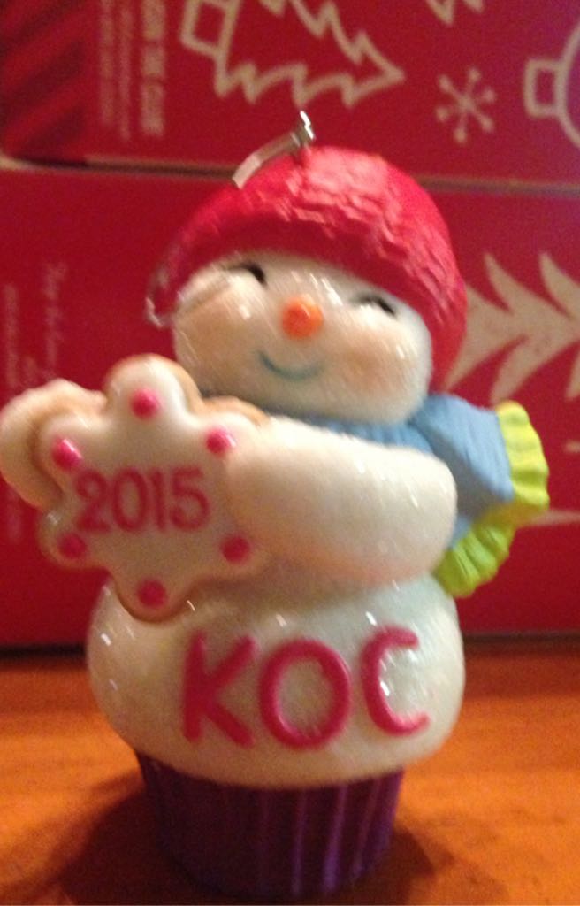 Cupcake Cutie (KOC Event Exclusive) ornament collectible - Main Image 1