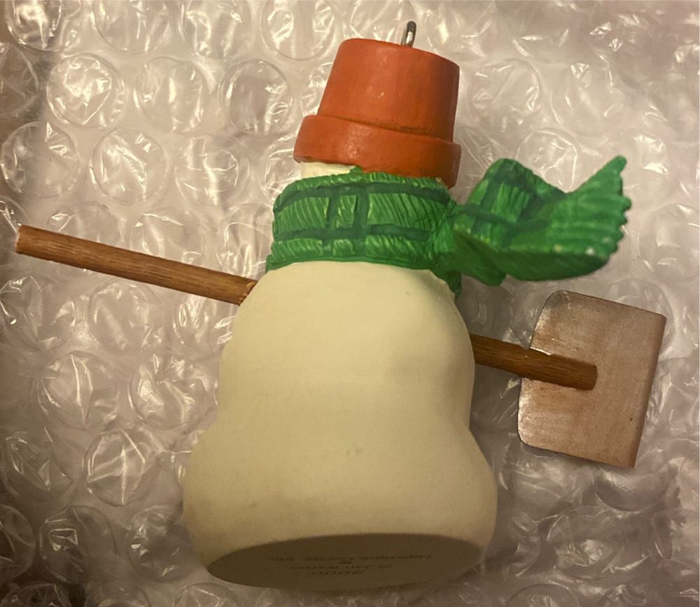 Max, Snowmen Of Mitford - Snowman (Mitford) ornament collectible - Main Image 3
