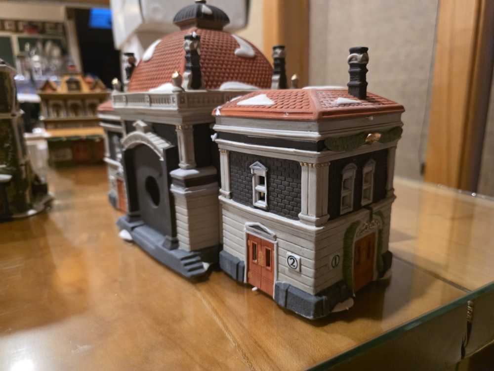 Victoria Station - Dickens Village Series (Heritage Village Collection) ornament collectible - Main Image 3