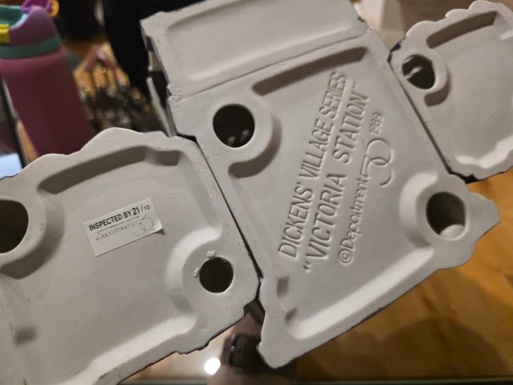 Victoria Station - Dickens Village Series (Heritage Village Collection) ornament collectible - Main Image 4