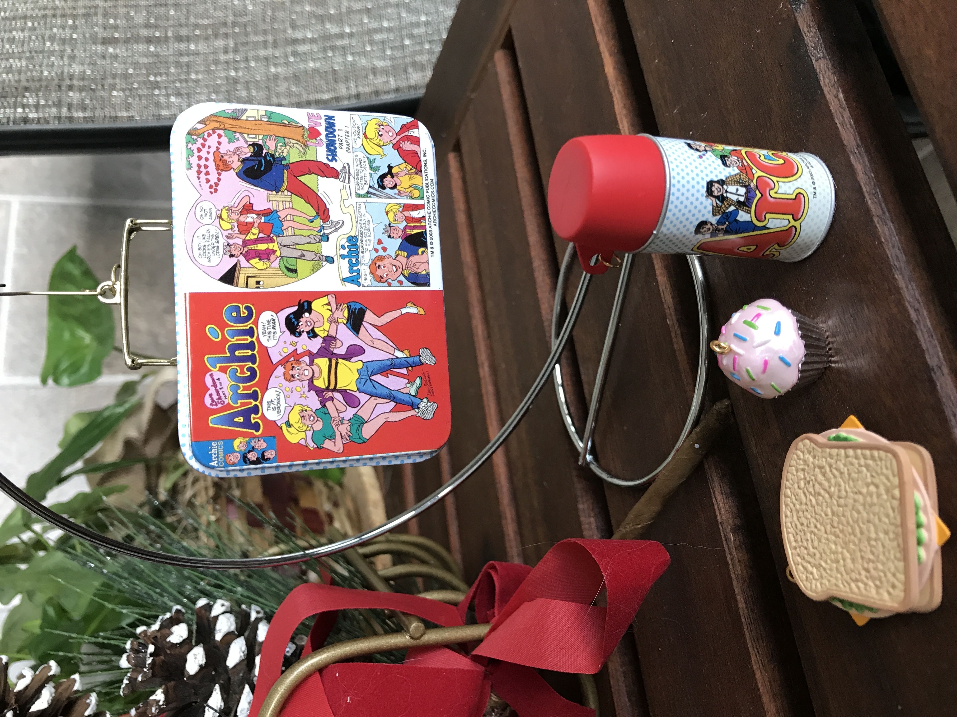 Lunch With Archie’s Gang  (Lunchboxes) ornament collectible - Main Image 2