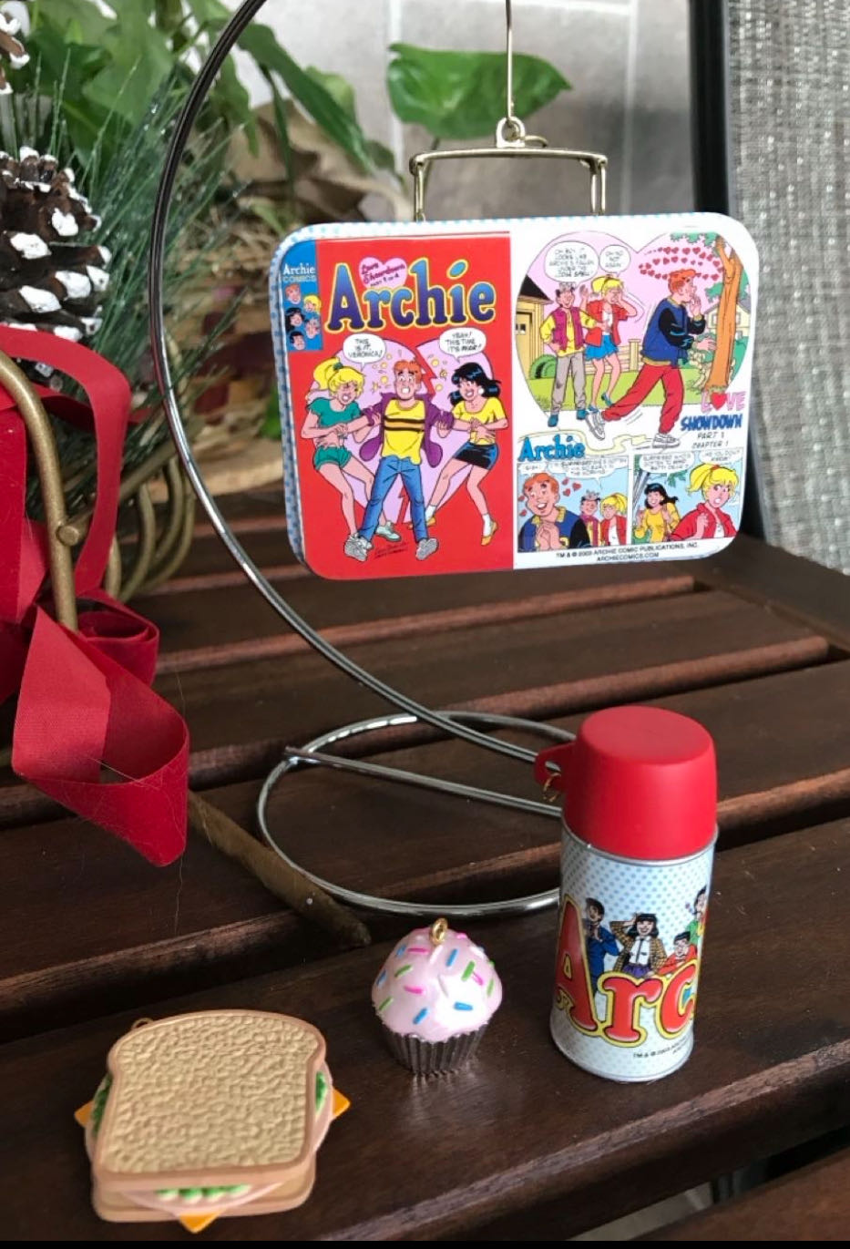 Lunch With Archie’s Gang  (Lunchboxes) ornament collectible - Main Image 4