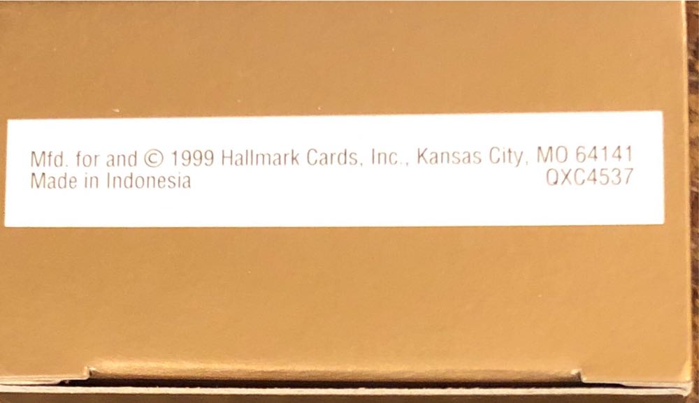 Waiting For A Hug - Membership Ornaments (Hallmark Club Exclusive) ornament collectible - Main Image 3