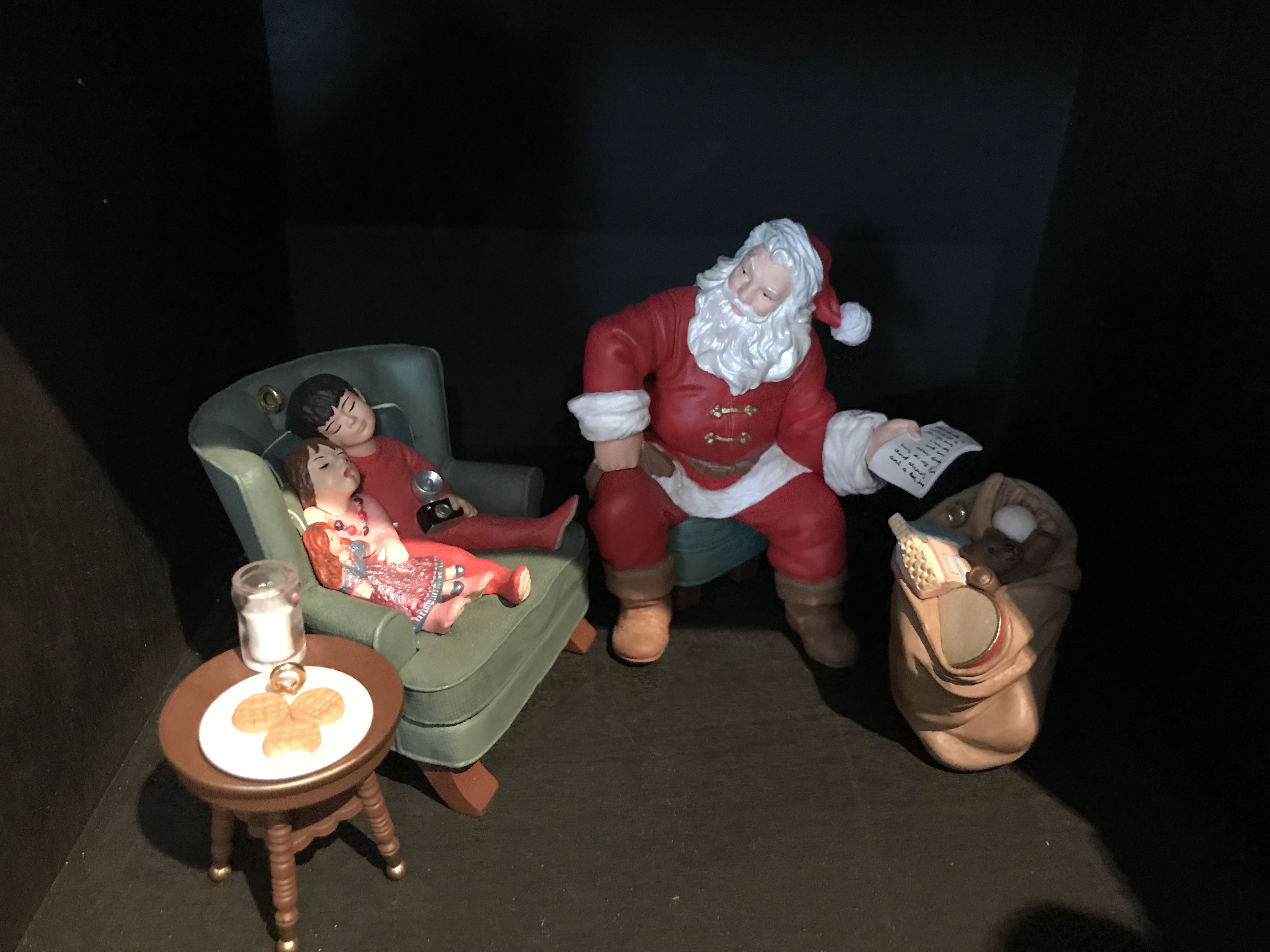 2002 Santa’s Big Night - Santa’s Big Night (Hallmark Club Exclusive) ornament collectible - Main Image 3