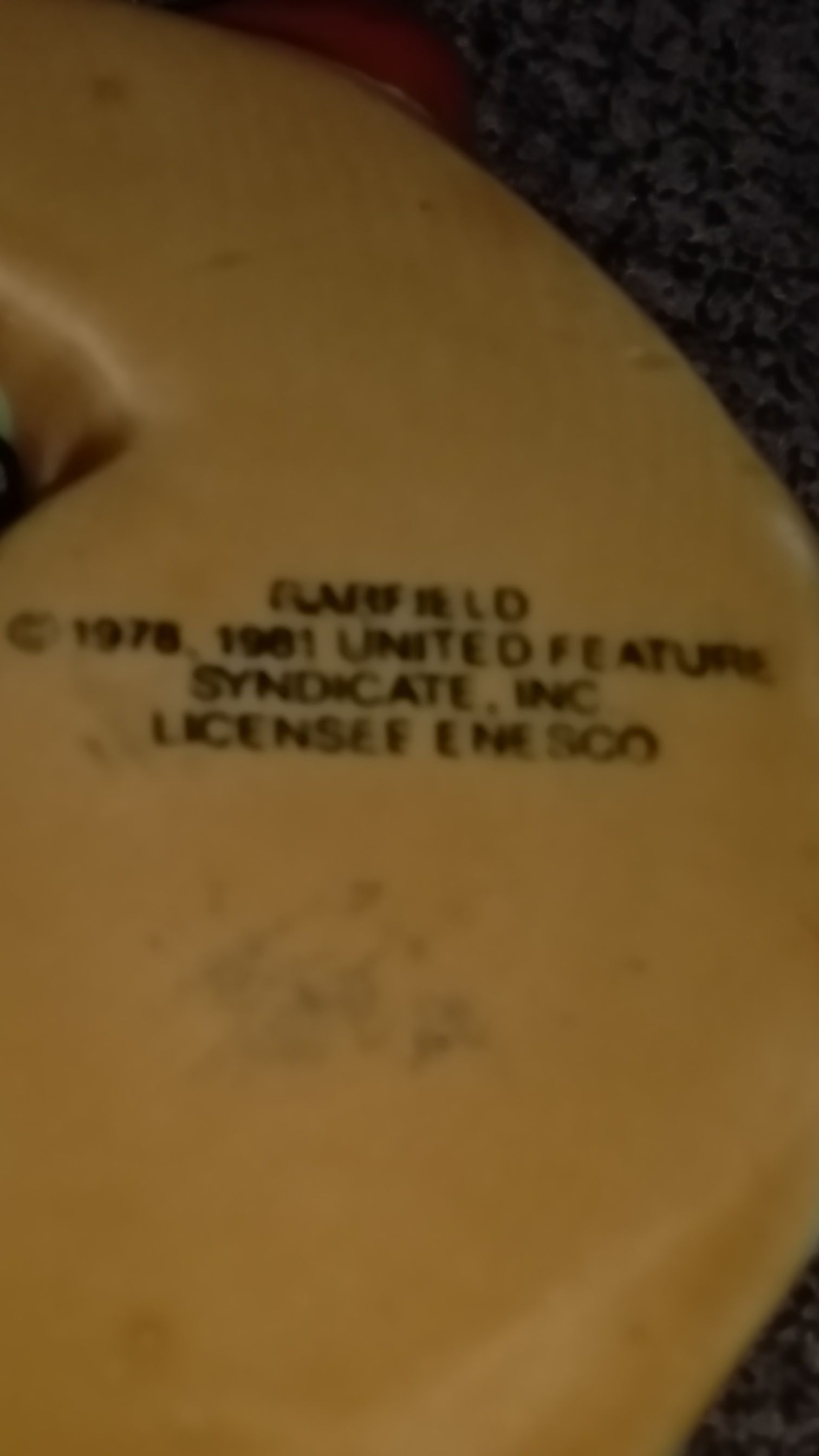 Garfield On A Wreath  (Christmas Ornament) ornament collectible - Main Image 2