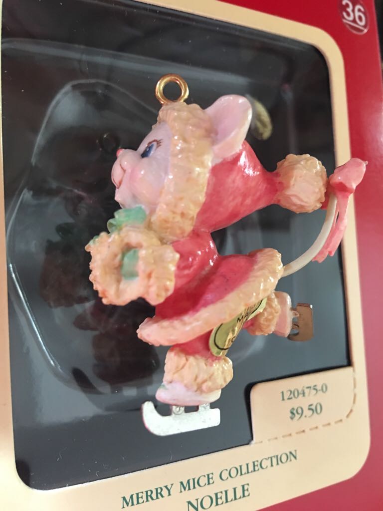 Noelle - Merry Mice Collection ornament collectible - Main Image 2