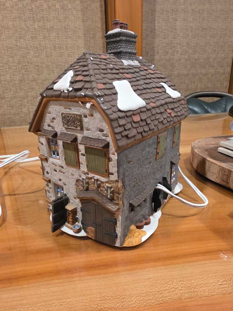 Sir John Falstaff Inn - Dickens Village Series ornament collectible - Main Image 3