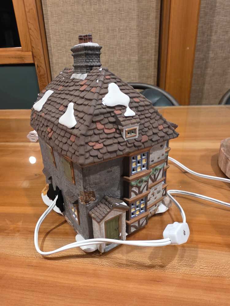 Sir John Falstaff Inn - Dickens Village Series ornament collectible - Main Image 4