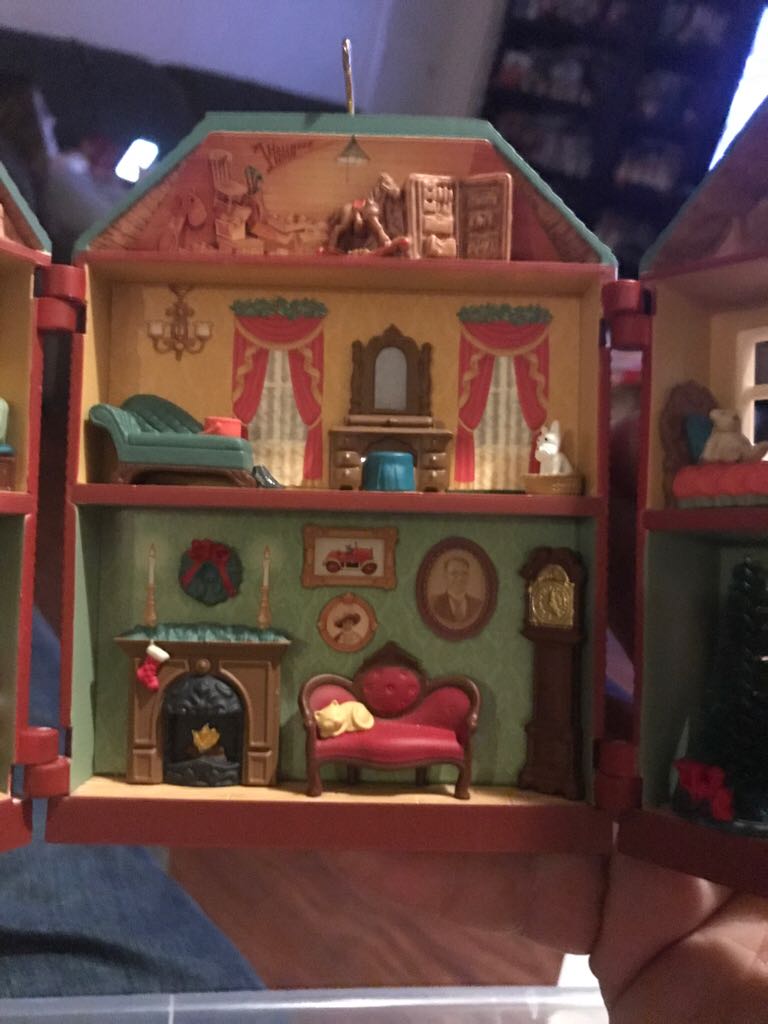 KOCC - 2014 - Victorian Dollhouse - Club Exclusive (Club Ornament) ornament collectible - Main Image 2