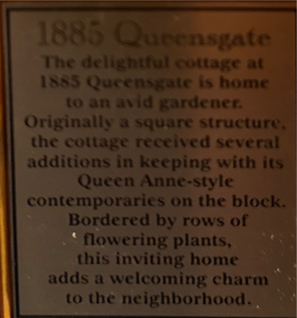 Carlton Cards 1885 Queensgate - Victorian Court ornament collectible - Main Image 3