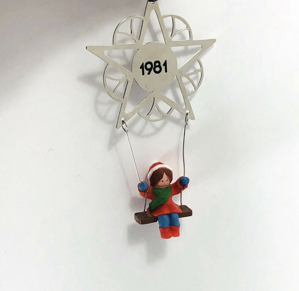 Star Swing - Vintage (Dated) ornament collectible - Main Image 3