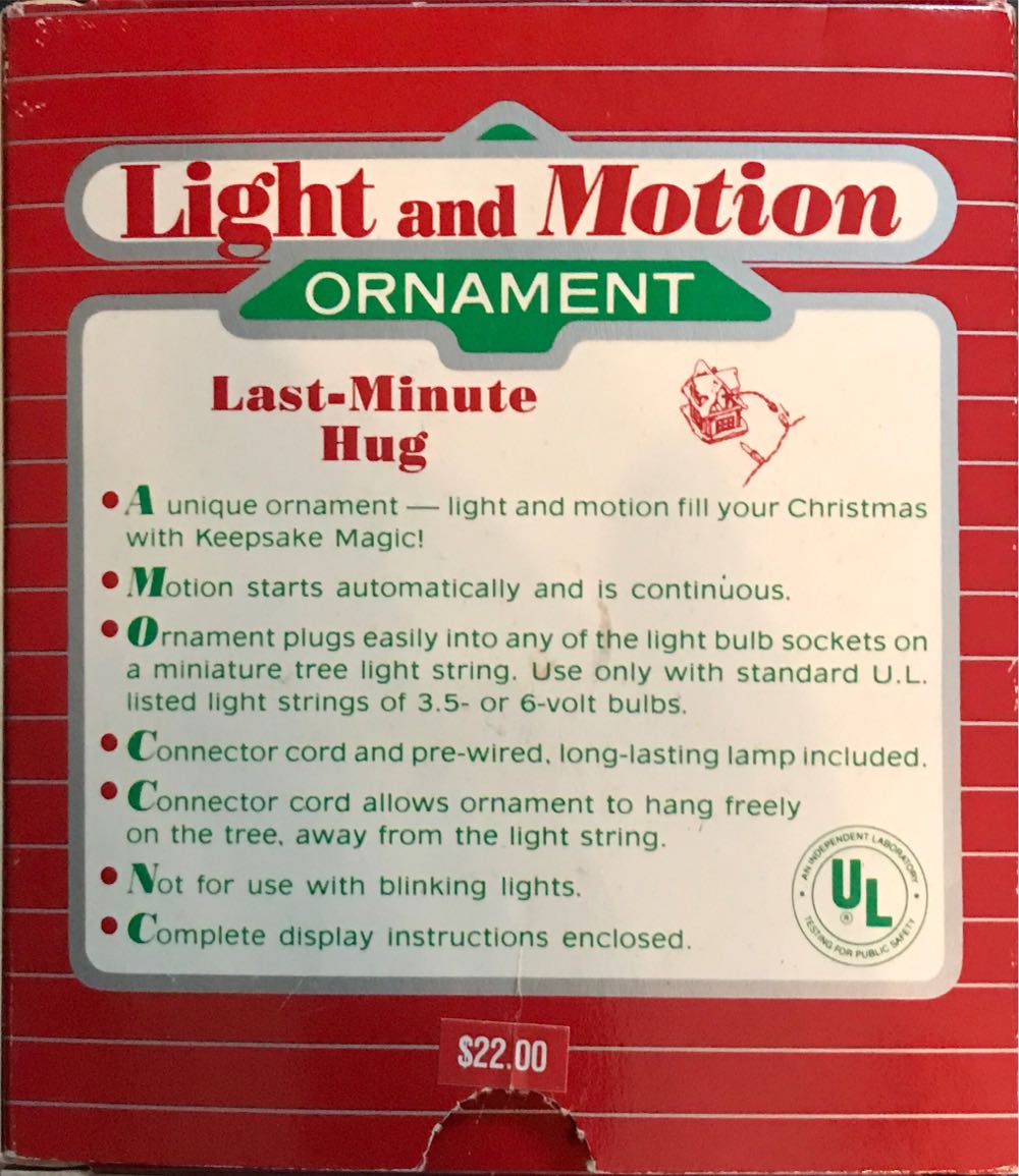 Last Minute Hug - Light And Motion (Santa’s Home) ornament collectible - Main Image 2