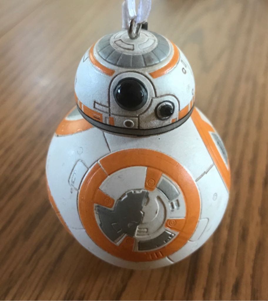 The Osborne family spectacle of dancing lights round ornament