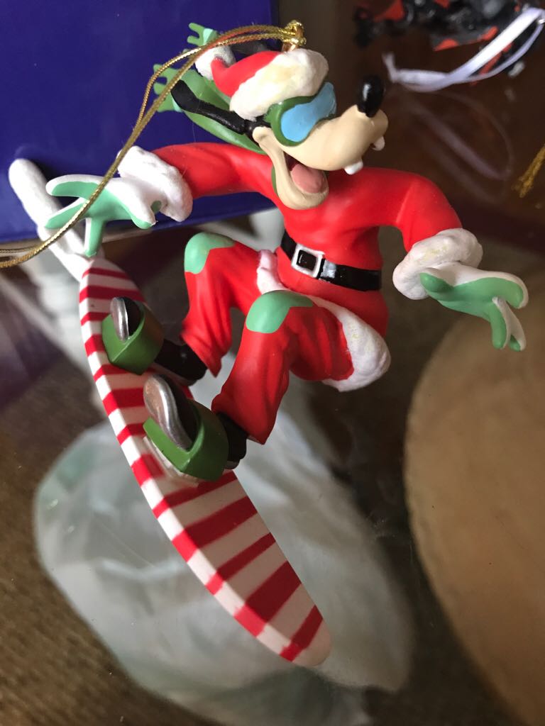 Goofy - On a Snowboard  ornament collectible - Main Image 1