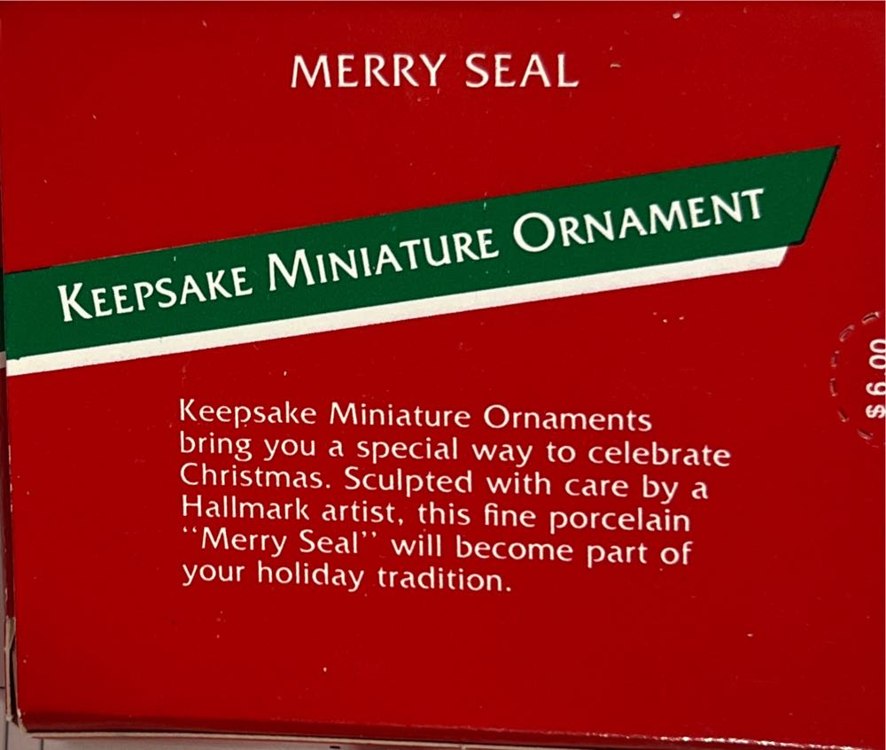 Merry Seal - Miniature (Seal) ornament collectible - Main Image 2