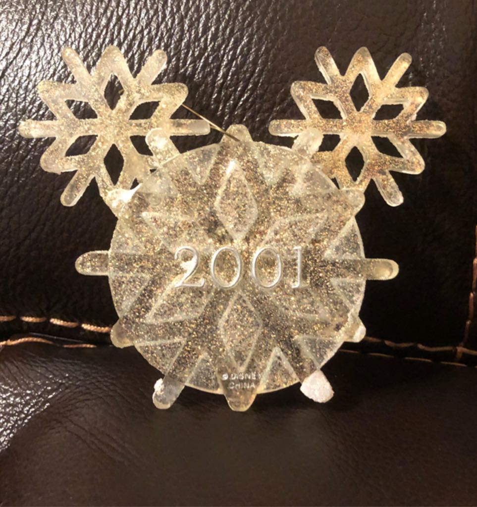 Mickey Mouse Shaped Snowflake - Disney Store (Disney Mickey Mouse) ornament collectible - Main Image 2