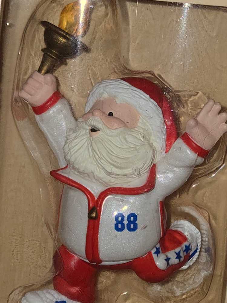 Go For The Gold - Santa (Santa) ornament collectible - Main Image 3