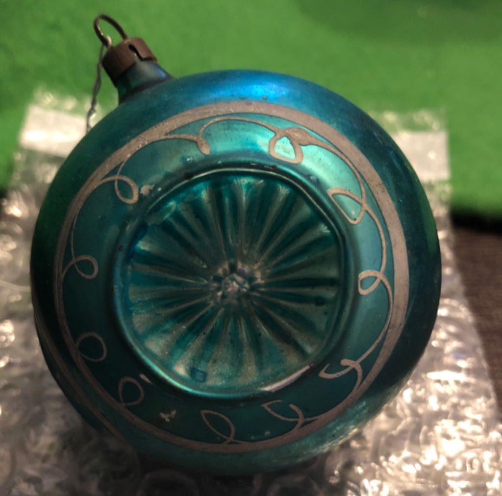 Ball Christmas Cornucopia Gift Ice Cream  ornament collectible - Main Image 1