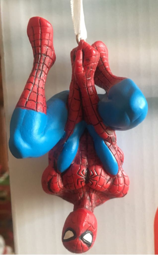 Spiderman Hanging Upside Down  (Marvel) ornament collectible - Main Image 1