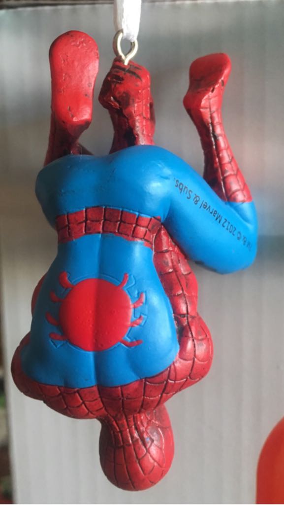 Spiderman Hanging Upside Down  (Marvel) ornament collectible - Main Image 2