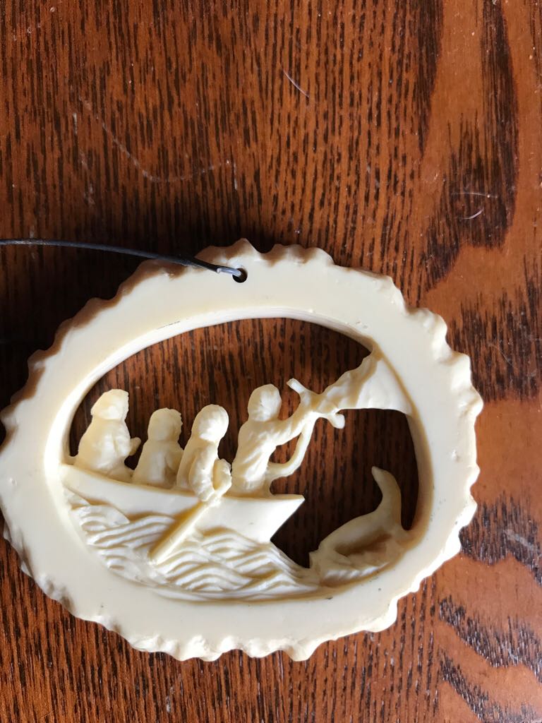 Scrimshaw  ornament collectible - Main Image 2