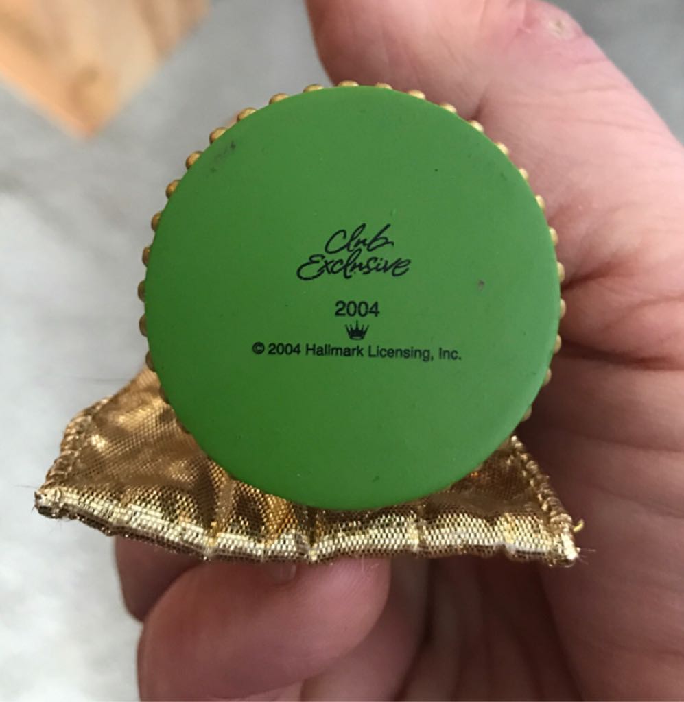 KOCC - 2004 - Nutcracker King - Club Exclusive (Club Ornament) ornament collectible - Main Image 2