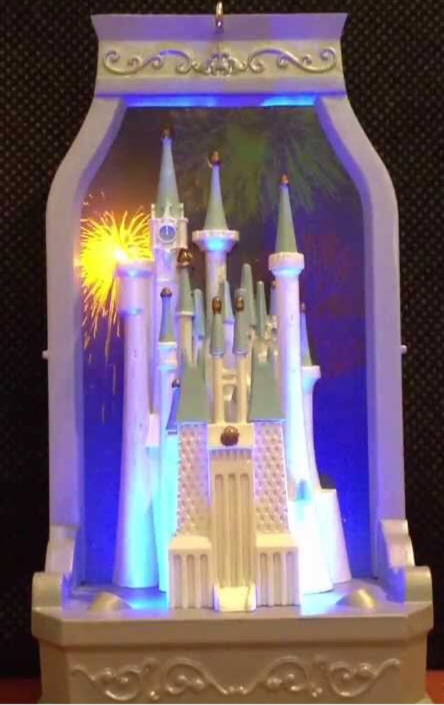 Cinderella’s Castle - Cinderella (Disney) ornament collectible - Main Image 2