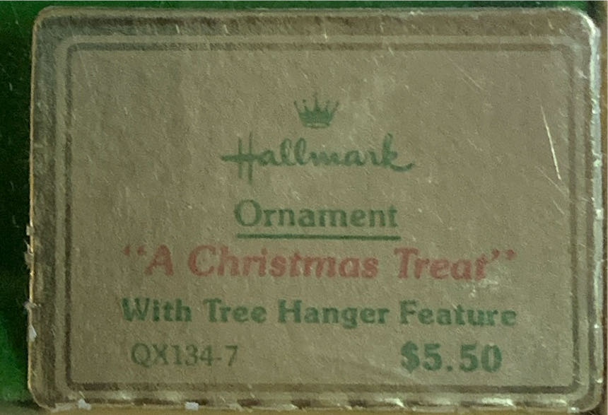 A Christmas Treat - Tree Trimmers Collection (Teddy Bear, Candy Cane) ornament collectible - Main Image 4