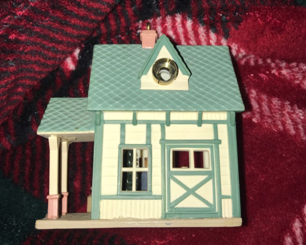 Train Station  (Magic) ornament collectible - Main Image 2