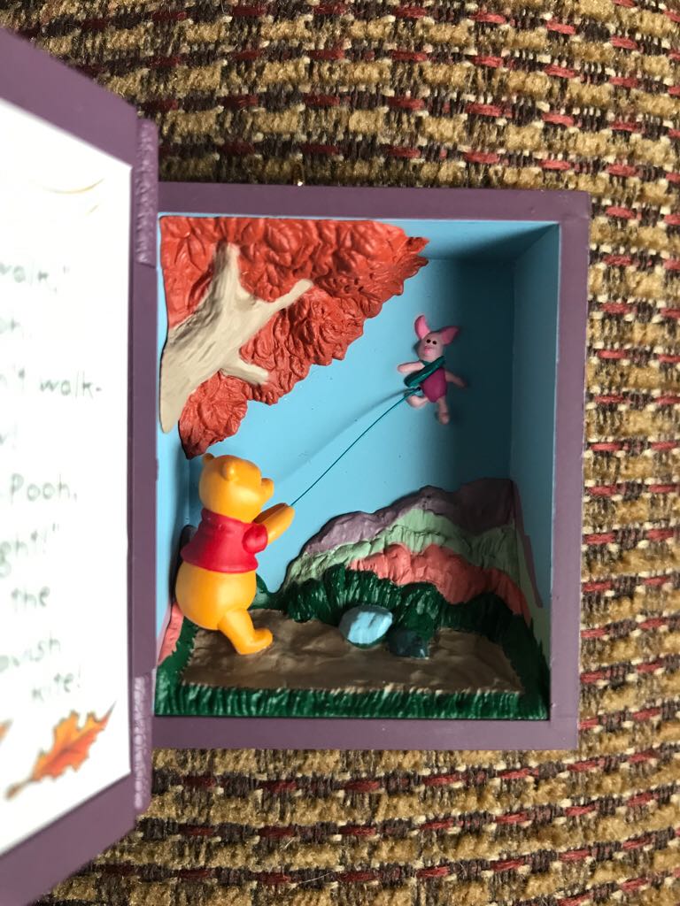 Winnie Pooh Book 3 - A Blustery Day - Winnie The Pooh Collection (Collectible Series) ornament collectible - Main Image 2